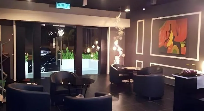 Cappuccino Hotel @ Mount Austin Johor Bahru 2*,  Malaysia