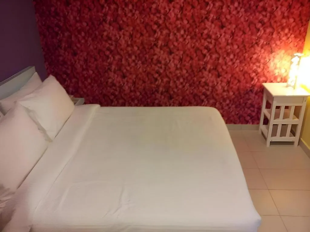 Cappuccino Hotel @ Mount Austin Johor Bahru 2*,